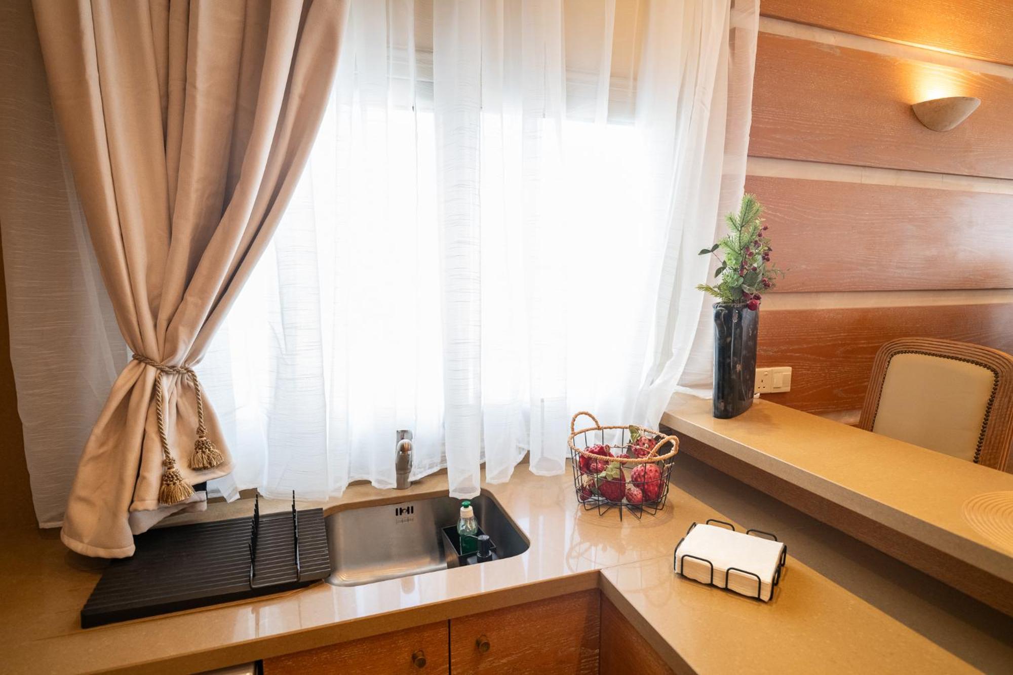 Quattro Beachfront Sea View Ap 4 لارنكا المظهر الخارجي الصورة