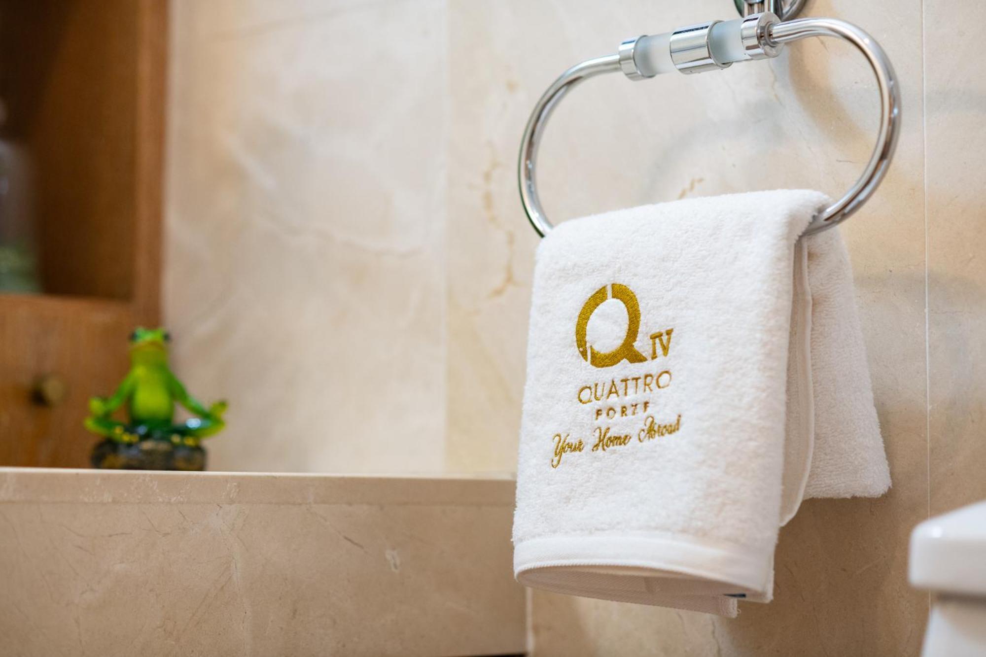 Quattro Beachfront Sea View Ap 4 لارنكا المظهر الخارجي الصورة